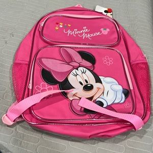 pink backpack . really nice . for all the girls that they love minnie mouse